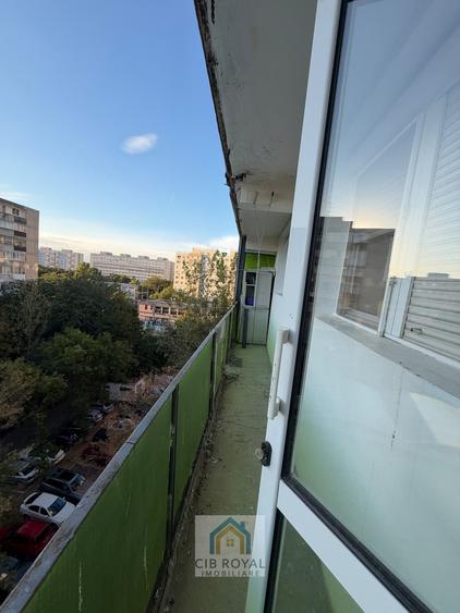 Apartament cu 3 camere decomandat în Drumul Taberei