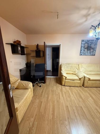 Apartament cu 2 camere semidecomandat, mobilat în Micro 6