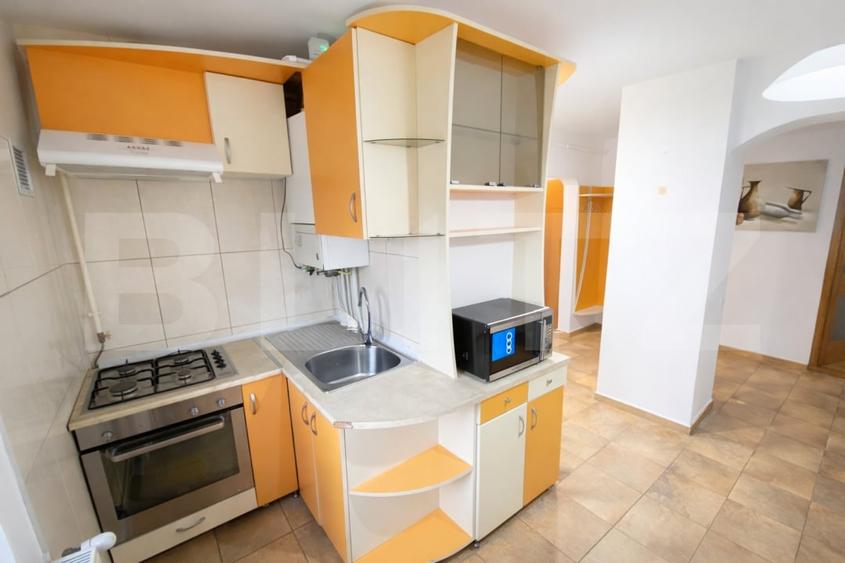 Apartament cu 3 camere semidecomandat, mobilat în Baciu