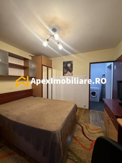 Apartament cu 4 camere decomandat în Costin Georgian