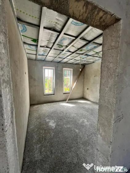 Casă cu 5 camere cu Teren 250 Mp în Central