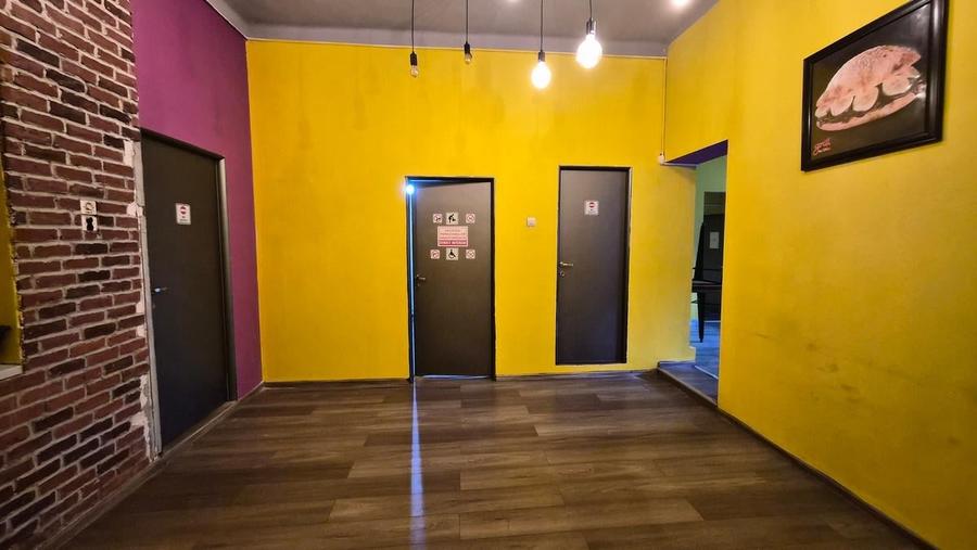 Apartament cu 4 camere semidecomandat în Central