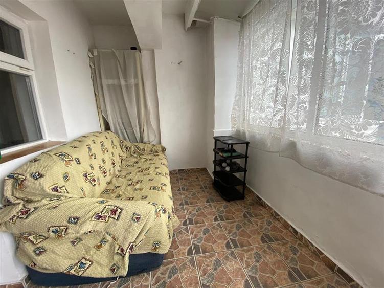 Apartament cu 2 camere decomandat în Podul de Fier