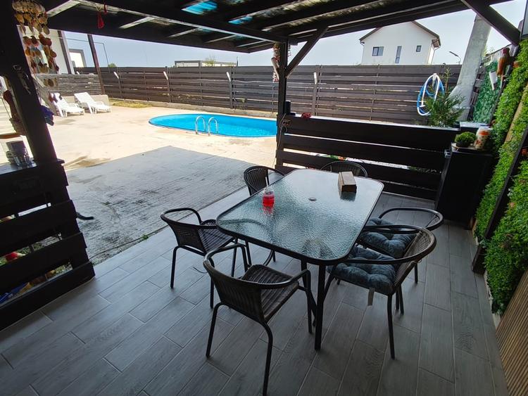Casă cu 3 camere cu Piscina în Săbăreni