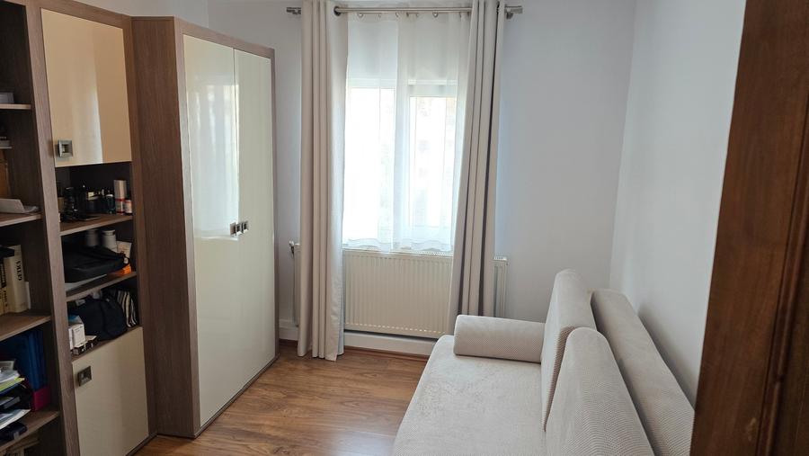 Apartament cu 4 camere decomandat în Dorobanți