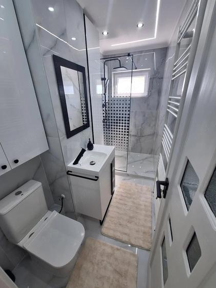 Apartament cu 3 camere semidecomandat în Dâmbovița