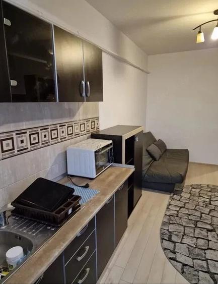 Apartament cu 2 camere semidecomandat în Mihai Bravu