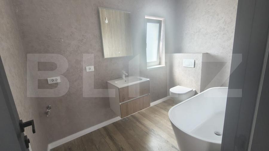 Duplex cu 4 camere cu Canalizare în Bucium