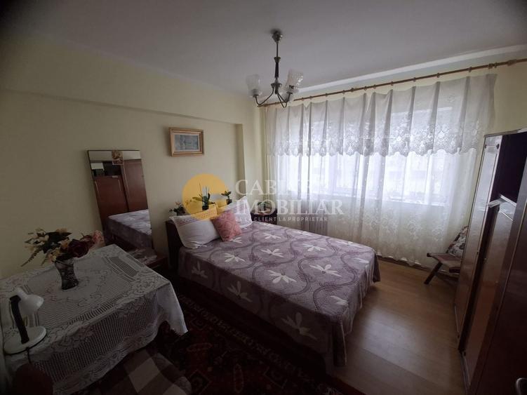 Apartament cu 4 camere decomandat, mobilat în Mircea cel Bătrân
