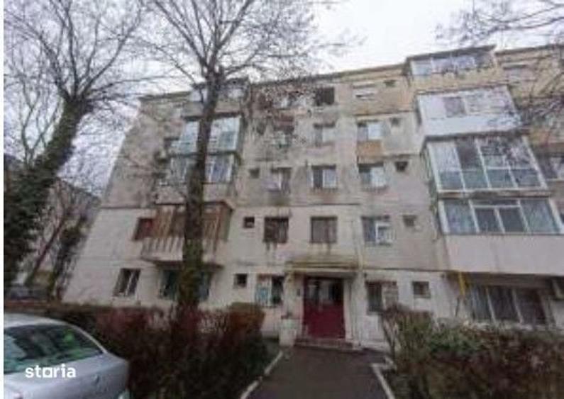 Apartament cu 3 camere în Brătianu