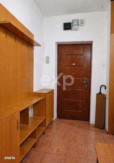 Apartament cu 4 camere semidecomandat în Craiovei