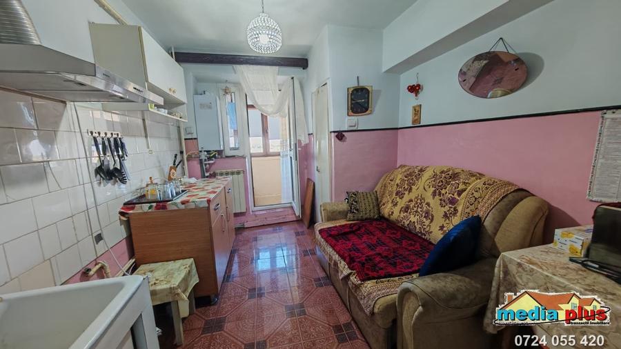 Apartament cu 2 camere decomandat în Micro 18