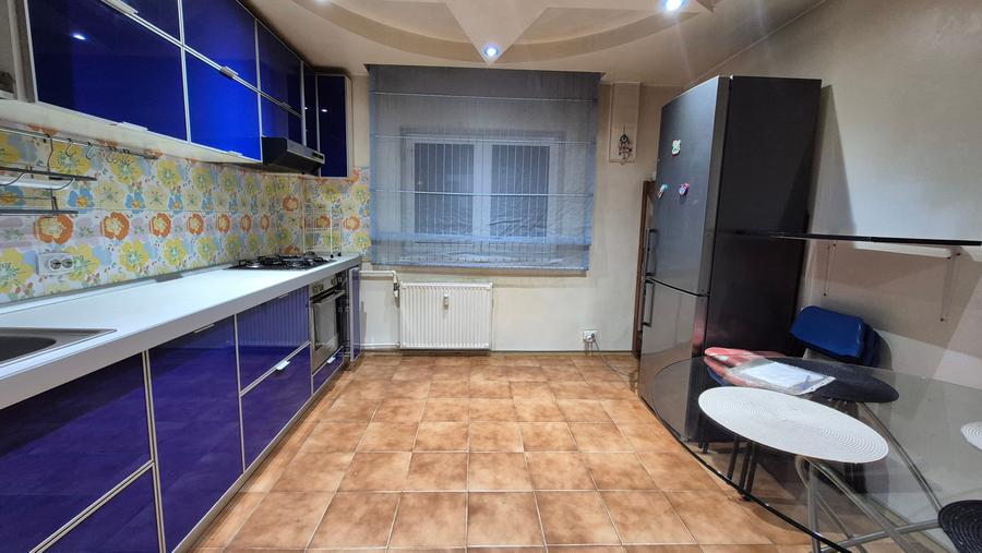 Apartament cu 3 camere decomandat în Vitan Mall