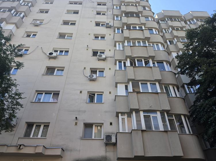 Apartament cu 2 camere decomandat, mobilat în Dristor