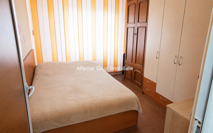 Apartament cu 4 camere în Berceni
