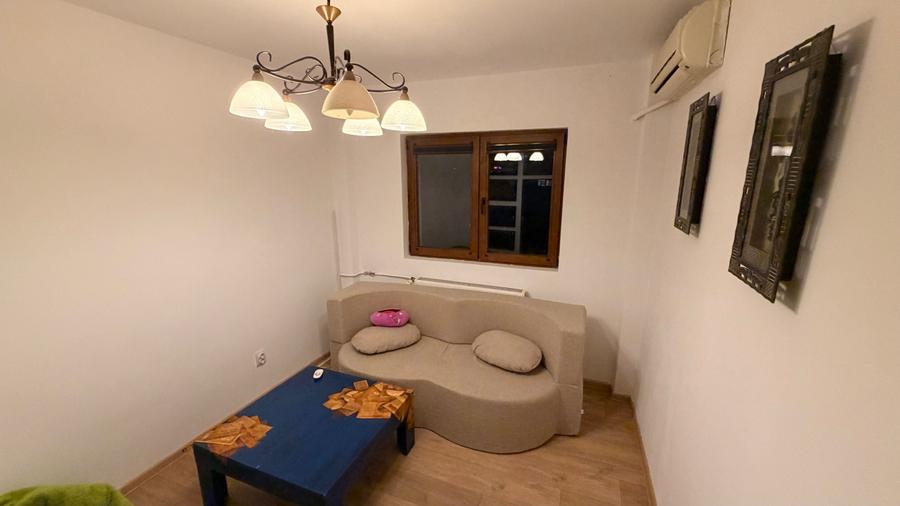 Apartament cu 2 camere decomandat în Polonă