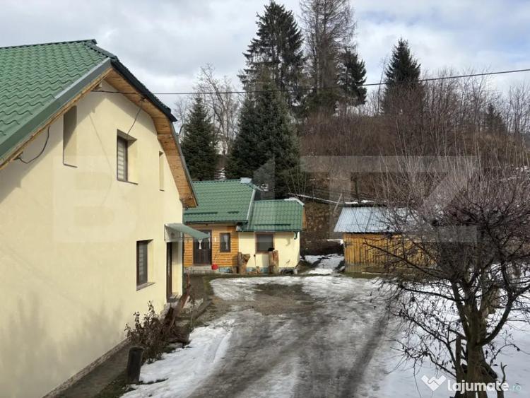 Casă cu 3 camere cu Teren 1300 Mp în Central