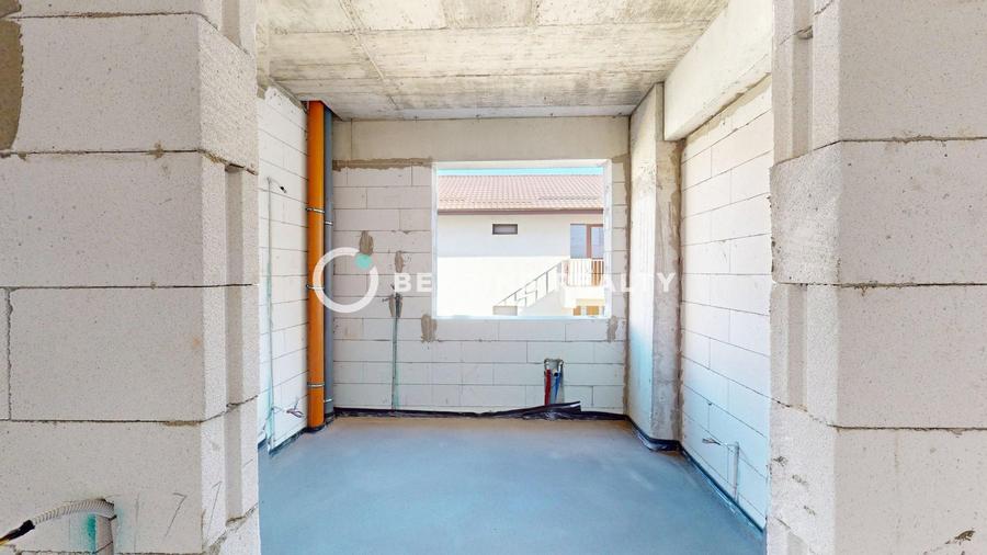Apartament cu 2 camere semidecomandat în Est
