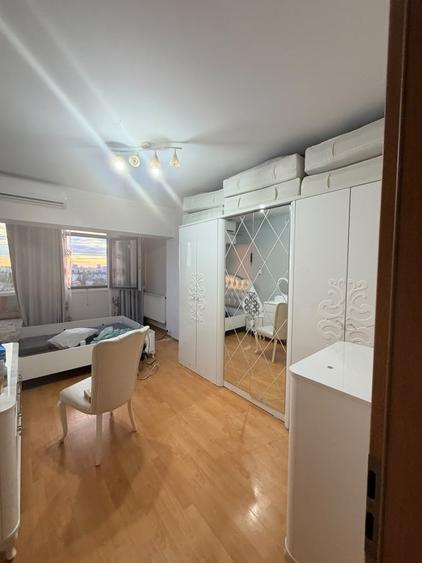 Apartament cu 3 camere decomandat în Doamna Ghica