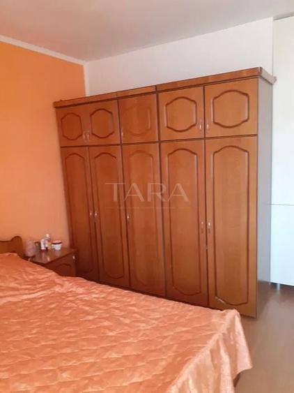 Apartament cu 3 camere decomandat, mobilat în Florești