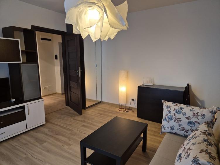 Apartament cu 2 camere decomandat, mobilat în Bd. Laminorului