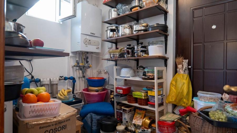 Casă cu 5 camere cu Teren 488 Mp în Bâcu
