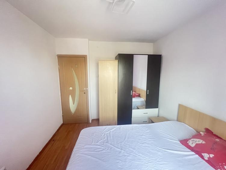 Apartament cu 2 camere semidecomandat, mobilat în Tractorul