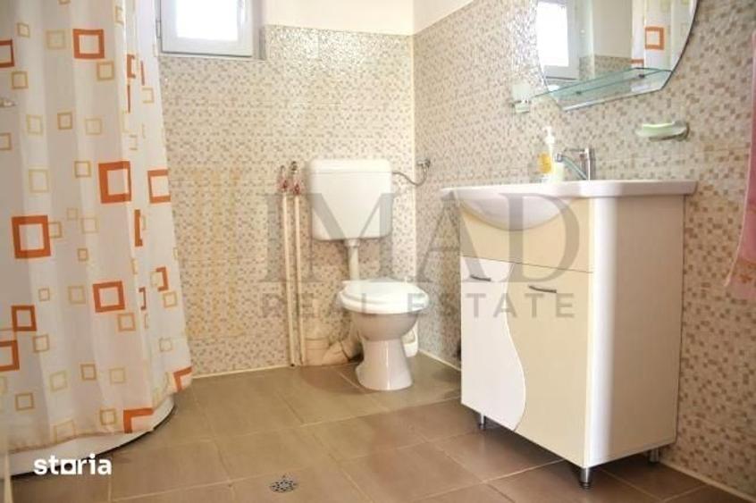 Casă cu 7 camere cu Teren 1020 Mp în Central