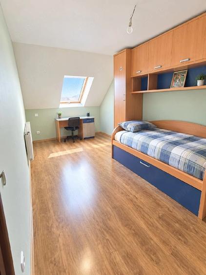 Casă cu Teren 240 Mp în Central