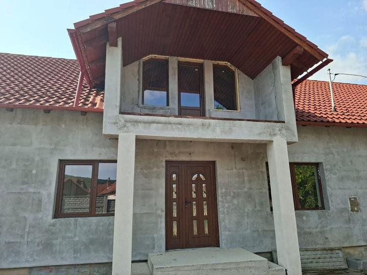 Casă cu 4 camere în Central