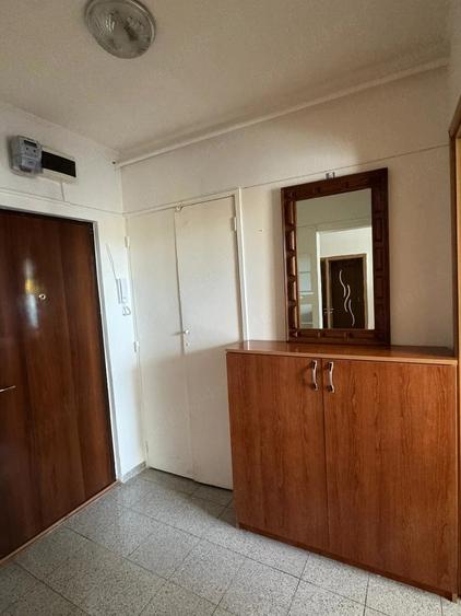 Apartament cu 2 camere semidecomandat în Colentina
