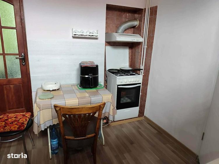 Garsonieră decomandată în Lunei