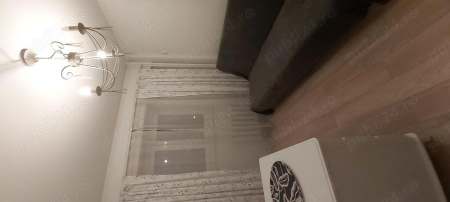 Apartament cu 3 camere semidecomandat în Ștefan cel Mare