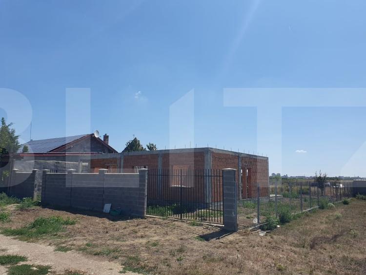 Casă individuală cu 4 camere cu Teren 508 Mp în Torontalului