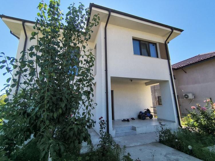 Casă cu 4 camere în Central