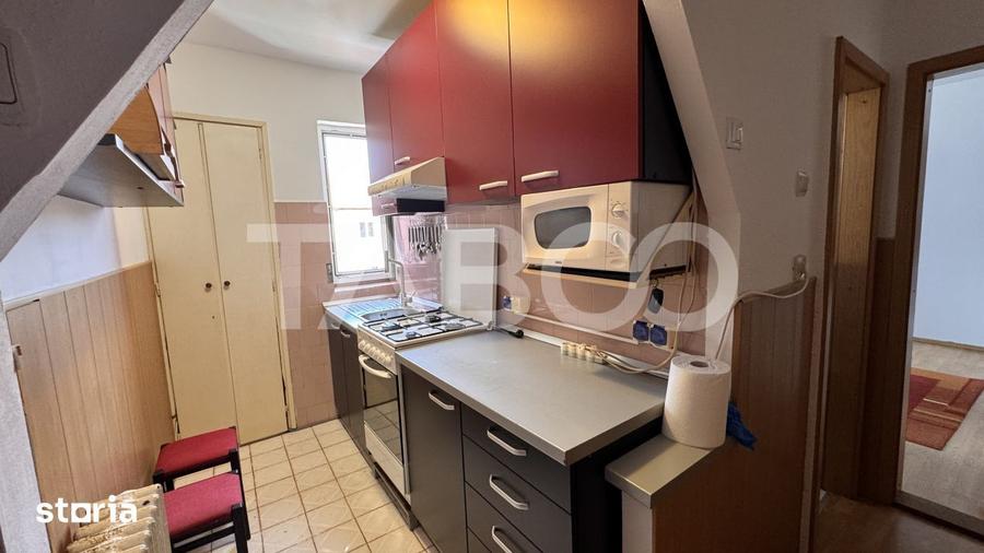 Apartament cu 2 camere semidecomandat, mobilat în Mihai Viteazul