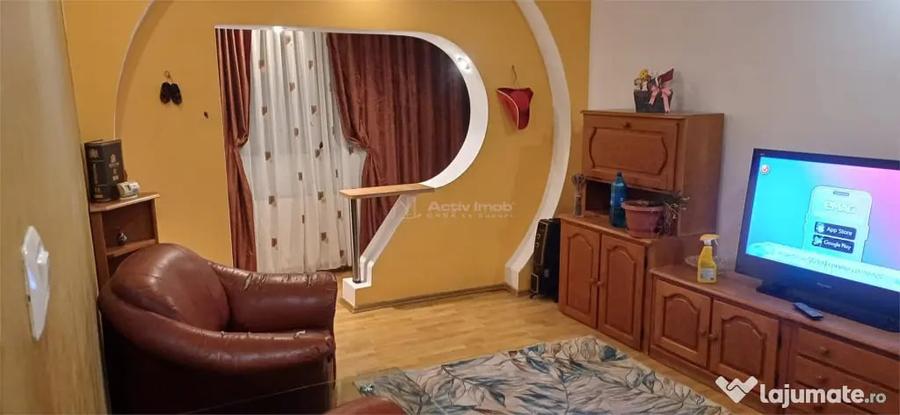 Apartament cu 4 camere decomandat în Bartolomeu