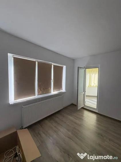 Apartament cu 2 camere decomandat în