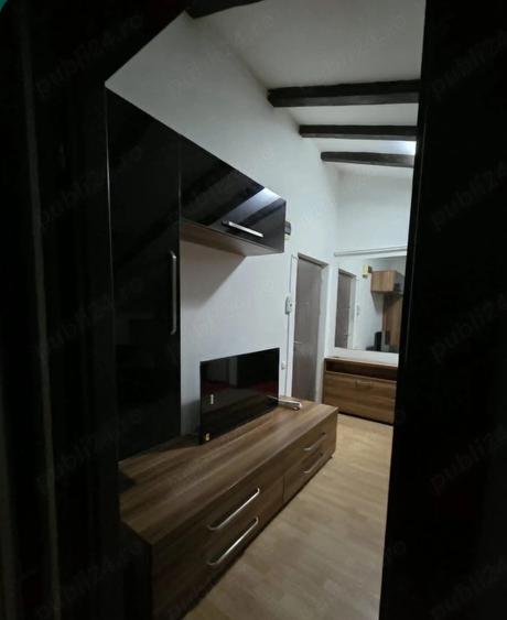 Apartament cu 2 camere semidecomandat în Florești