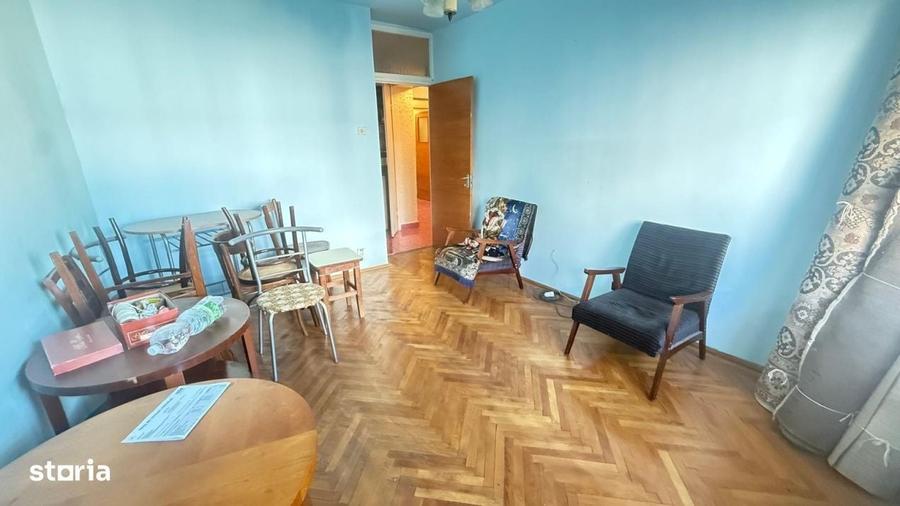 Apartament cu 3 camere decomandat în Central