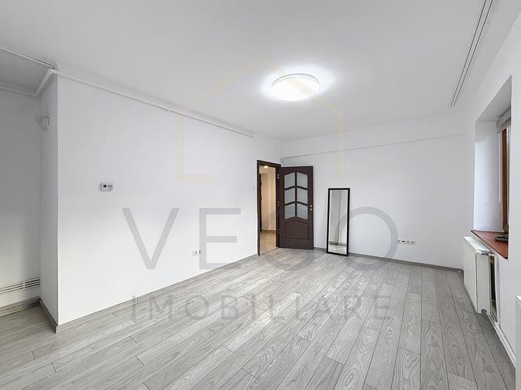 Birou, de 33 mp, în Central