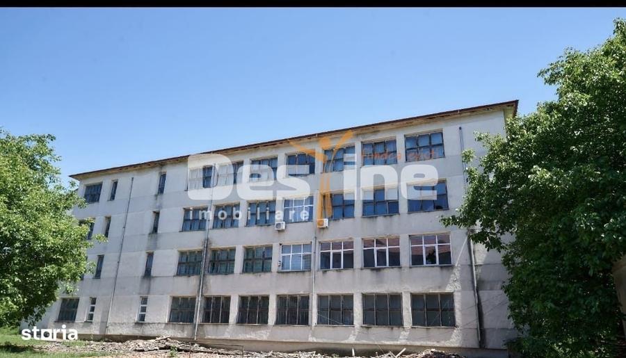 Spațiu comercial, de 2,621 mp, în Spital