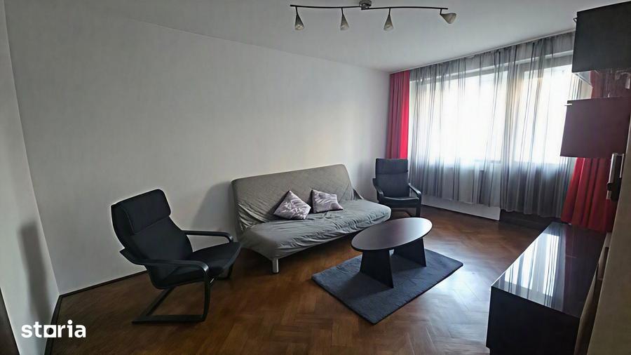 Apartament cu 3 camere decomandat în Tei