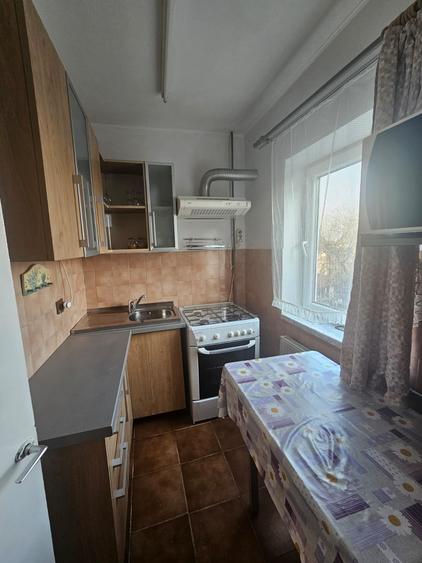 Garsonieră decomandată în Lunei