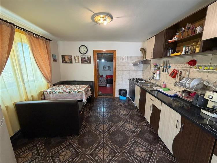 Casă individuală cu 3 camere cu Teren 1021 Mp în Vest