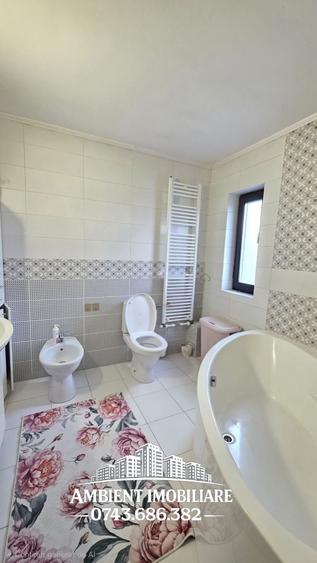 Casă individuală cu 4 camere cu Canalizare în Central