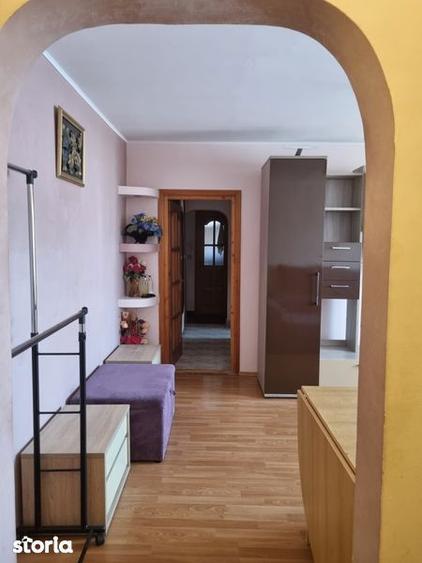 Apartament cu 3 camere semidecomandat în Bistrița Lac