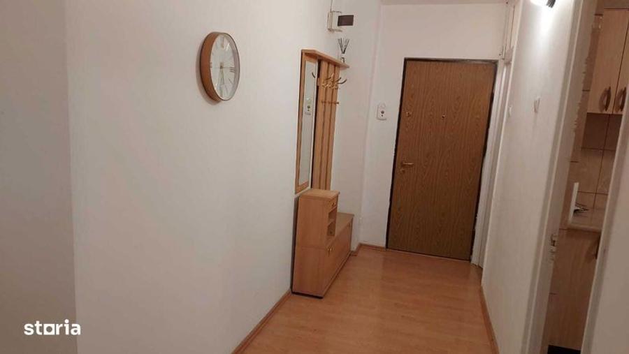 Apartament cu 2 camere semidecomandat, mobilat în Vitan