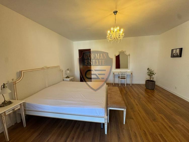 Casă individuală cu 4 camere cu Piscina în Mamaia-Sat