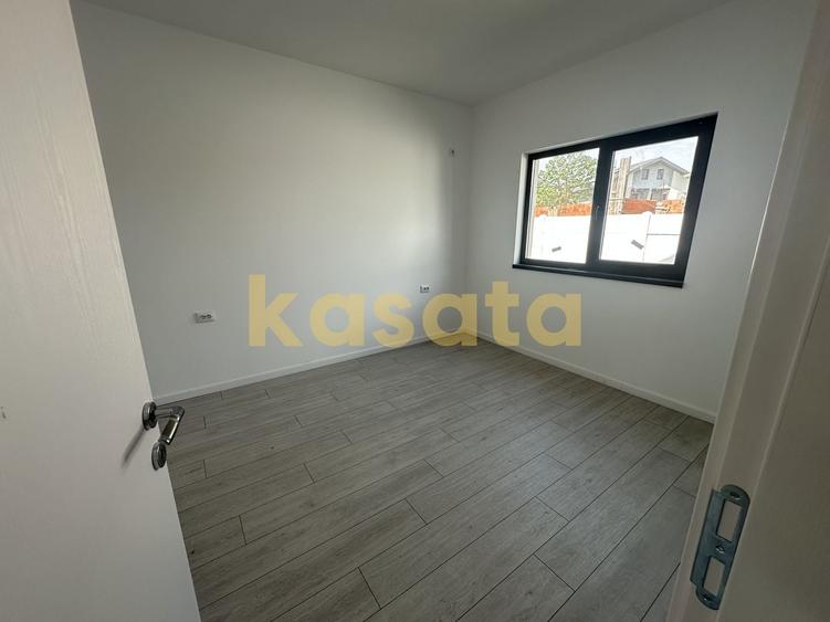 Casă individuală cu 3 camere cu Canalizare în Nord-Est